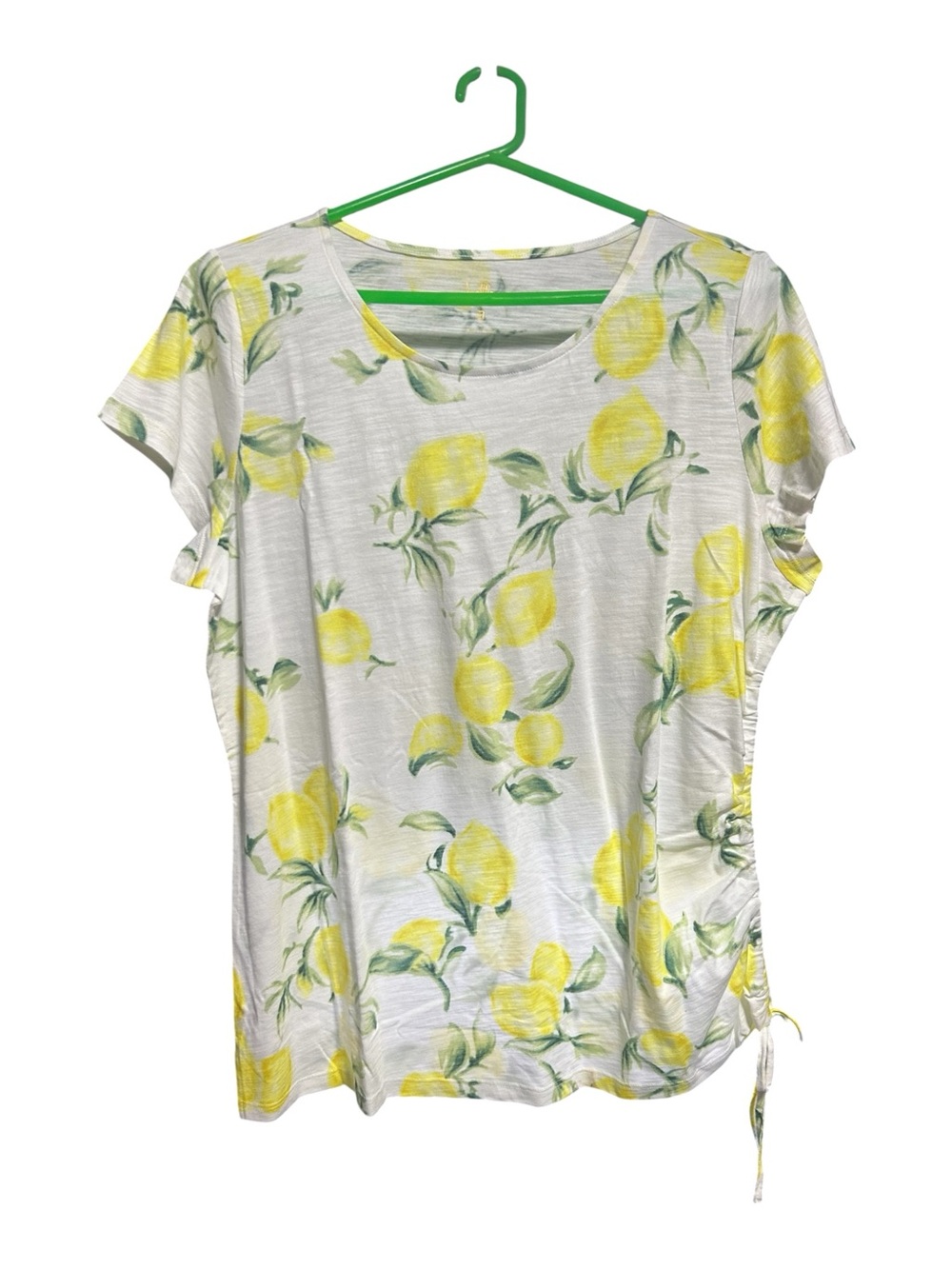 NWOT Belle by Kim Gravel Slub Tee with Yellow Lemon Print and side ruched